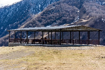 Беседка возле села Шикарой