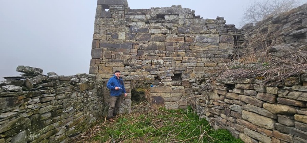 Директор ГБУ «Чеченский музей-заповедник» вместе с сотрудниками выехал в Галанчожский район, хутор Йорда-Аншка, к жилой башне и склепу для проведения технических работ, а также фото- и видеофиксации состояния объекта, обладающего признаками объекта культурного наследия.