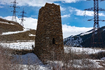 Боевая башня у водопада