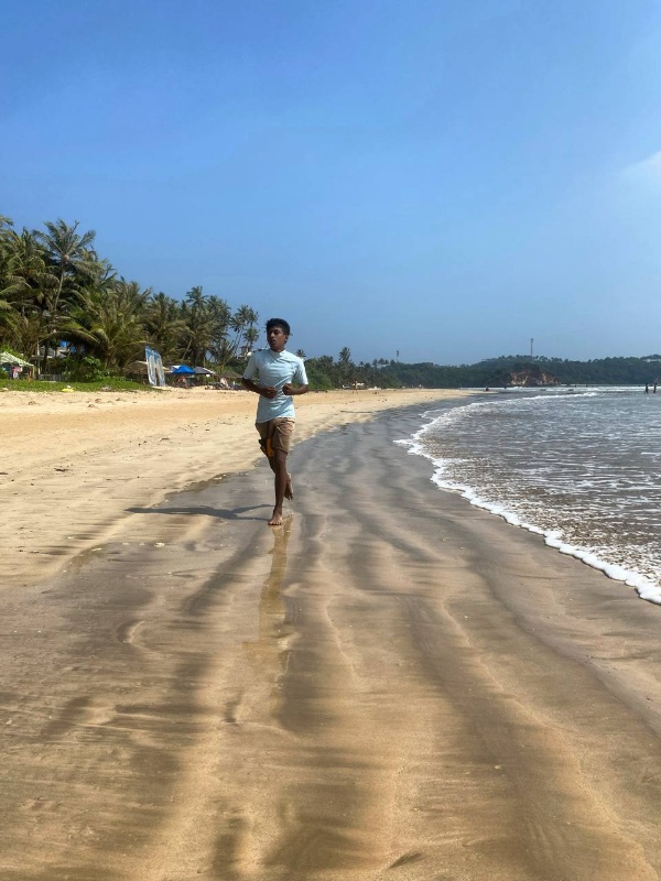 Местные бегуны и не местные.