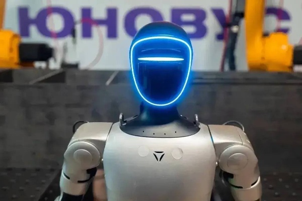 С 21-23 мая 2026 года Томская область проводит форум молодых учёных, инженеров и предпринимателей ЮНОВУС!

Томск всегда был и остаётся одним из важнейших научно-образовательных центров страны, лидером Сибирского федерального округа по вовлечению студентов в технологическое предпринимательство.

В рамках Всероссийского форума молодых учёных, инженеров и предпринимателей Юновус-2026 прошёл круглый стол с участием Министра науки и высшего образования Валерия Николаевича Фалькова. 
 
Глава Министерства науки и высшего образования  провёл рабочую встречу со студентами томских вузов-участников акселерационных программ, конкурса «Студенческий стартап» и лидерами консорциумов вузов по технологическому предпринимательству. Студенты представили министру свои стартап-проекты и задали вопросы о развитии и мерах поддержки для начинающих предпринимателей. 

К участию в круглом столе и проектных сессия форума была приглашена советник ректора по инновационно-технологическому предпринимательству и надпрофессиональным компетенциям Пятигорского государственного университета доцент Лия Ревазовна Мхеидзе. 

Форум проходит при поддержке Минобрнауки России, администрации Томской области, Платформы университетского технологического предпринимательства, Большого университета Томска, АФК «Система», Газпромбанка, «Газпром трансгаз Томск», интеллектуальной платформы для записи и анализа онлайн-коммуникаций «НаВстрече».