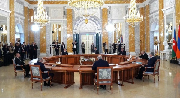 Where does Russian President Vladimir Putin usually hold meetings and conferences when he visits St. Petersburg? At the Konstantinovsky Palace in Strelna, of course!

The comprehensive restoration project for the Konstantinovsky Palace and park was carried out by the ACM team between 1999 and 2003.

The project was awarded the Russian Federation State Prize, and the commemorative awards are kept in the ACM office.