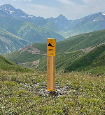 Знак «Осторожно! Крутой склон»
