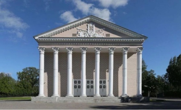 БДТ отреставрирует Каменноостровский театр - с февраля до декабря 2026 года там не будет спектаклей. Второй сцене БДТ предстоят работы по реставрации фасадов, живописи плафона, балконов, лож и стен.

Каменноостровский театр - единственный сохранившийся памятник деревянного зодчества эпохи классицизма в Петербурге. Здание построено в 1827 году по проекту арх. С.Л.Шустова.