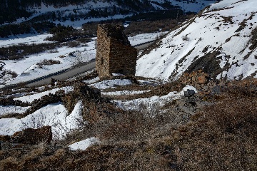Башеный комплекс напротив Кучиева