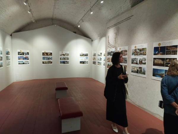 Сегодня реализованный проект реставрации Башенного комплекса "Харпе" в горной Ингушетии от "АСМ Групп" пополнил экспозицию Государственного музея истории Санкт-Петербурга в Петропавловской крепости.

Победитель "Золотого Трезини" 2024 занял достойное место в интерьере Государева бастиона крепости.