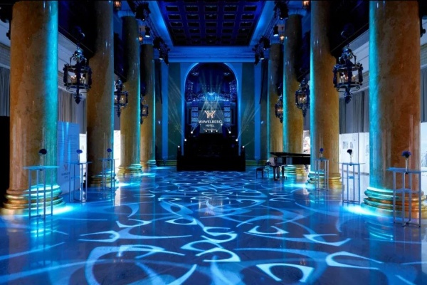 Вспоминая двухлетнюю работу по реставрации объекта культурного наследия федерального значения "Банкирский дом Вавельберга" на Невском проспекте Санкт-Петербурга и его приспособления под пятизвездочный отель "WAWELBERG", мы часто пересматриваем различные фотографии, как исторические, так и в процессе строительства, а также конечно итоговые. Несколькими из них с вами и делимся. 

А уж сколько конкурсных дипломов взял проект...