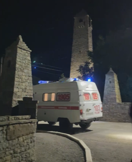 21:40 с. Итум-Кали.
Вторая машина эвакуации с ПП Галанчож передала экипажу скорой помощи участника дистанции SU400.
Хрипченко Михаил DNF.

Жизни и здоровью ничего не угрожает. 
Предположительно солнечный удар.