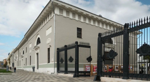 "АСМ Групп" рассматривает возможность участия в проекте реставрации и приспособления "Музея Москвы", расположенного в исторических зданиях бывших Провиантских складов на Зубовском бульваре Москвы. Музей включает филиалы: Музей археологии Москвы, Музей истории Лефортово, Музей Садовое кольцо, Музей Зеленограда, Центр Гиляровского и Библиотека им. Н.А.Добролюбова.

Комплекс складов был построен в 1835 году по проекту архитекторв В.Стасова и Ф.Шестакова. Склады предназначались для хранения продовольствия расквартированных воинских подразделений Хамовнических, Спасских и Лефортовских казарм. В начале 1930-х годов склады переданы автобазе Генштаба Рабоче-крестьянской Красной армии. В 2009 году Правительство Москвы передало Провиантские склады в дар "Музею Москвы".
