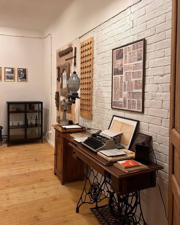 В Заповедных кварталах Нижнего Новгорода на улице Короленко, 18, после реставрации открылся дом вдовы титулярного советника Авдотьи Скворцовой. Деревянное здание построено в 1891-1894 годах. Сейчас здесь расположен культурный центр, включающий в себя штаб "Том Сойер Фест Нижний Новгород", инфоцентр, кофейню "Мола Мола Капри", экспозицию об истории развития Трехсвятского квартала с середины XIX века до наших дней, ассамбляж московского художника Алексея Луки, выставку этнобордов дизайнера Рустама Усманова и проект "Как звучит наследие?".