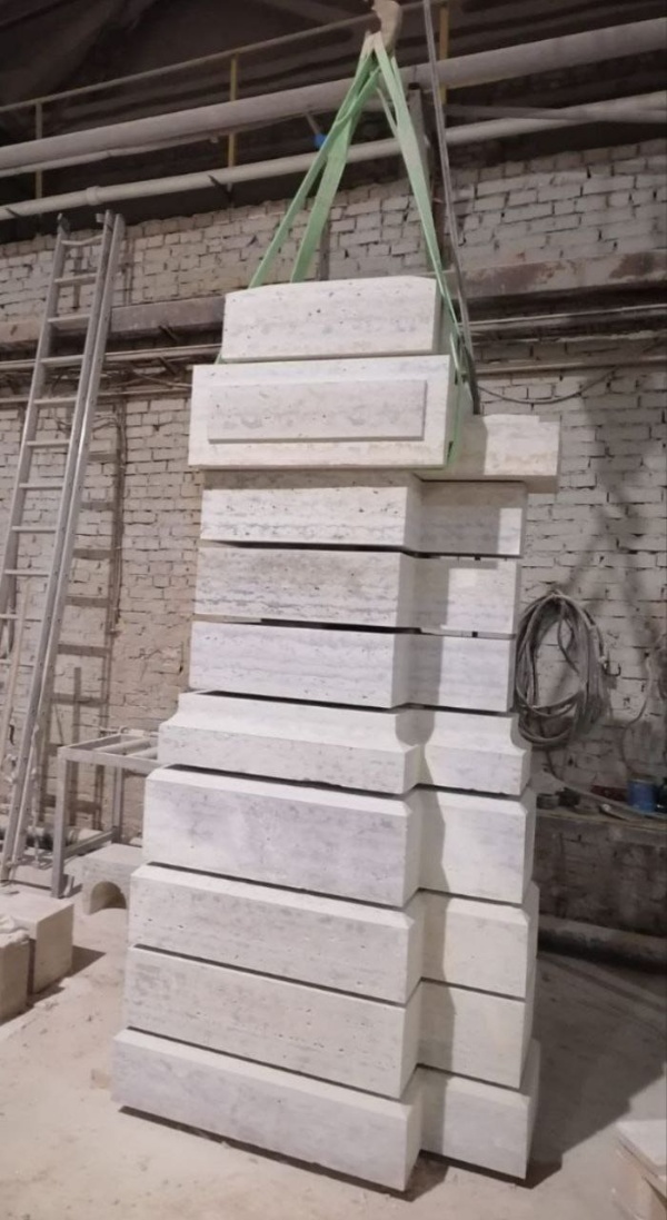 Завершаются работы по воссозданию каменных частей ворот в Приоратский парк. Уже в конце этого года по проекту "АСМ Групп" ворота в исторический парк Гатчины должны быть установлены.