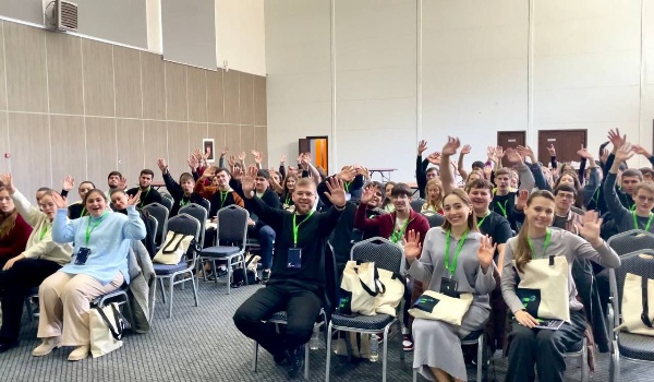 На Северном Кавказе завершились тренинги по предпринимательским компетенциям в рамках федерального проекта «Технологии» и «Платформы университетского технологического предпринимательства».  

Фестиваль «Физтех Фаундер Фест – СКФО» собрал самых активных студентов из 23 университетов округа. Желаю юным предпринимателям удачи в реальном деле!

И благодарю всех участников, организаторов – Московский физико-технический институт и Пятигорский государственный университет, за вклад в развитие предпринимательской экосистемы. Пусть все получается!
