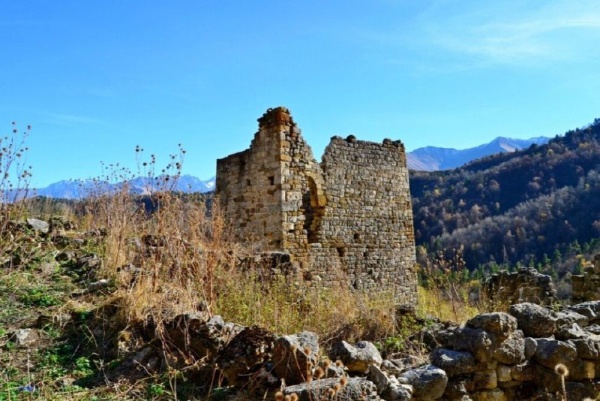 The Committee for the Protection of Cultural Heritage Sites of the Republic of Ingushetia has approved a comprehensive project by ACM Group to restore the Khart Tower Complex in mountainous Ingushetia. The project proposes the restoration of unique medieval towers and shrines, as well as the conservation of some buildings.